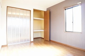 ヴィラ・マルセイ 201号-3