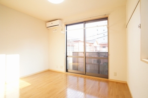 ジュネス市川 205号-2