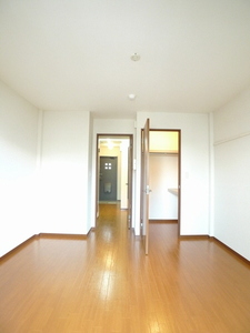 ベア－ズ　ガーデン 302号-2