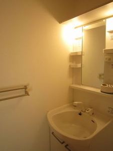 ツインヒルズ　Ａ棟 202号-9