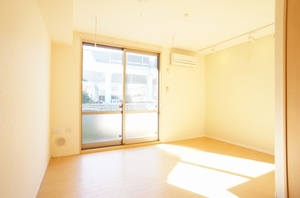 グランシャリオ　市川 203号-3