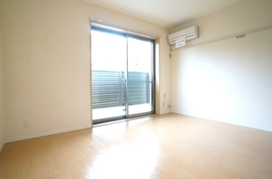 リバーサイド 302号-3