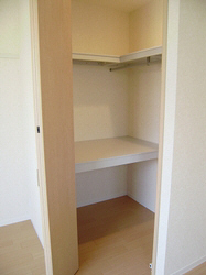 ヴィラージオ八幡 202号-8