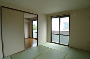 ヴィラ伊勢原 102号-5