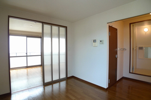 ヴィラ伊勢原 102号-7