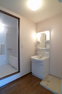 ヴィラ伊勢原 102号-8