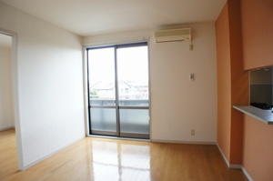 メープルタウン・ウエストＣ 201号-3