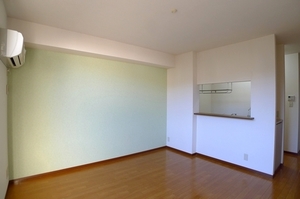 メゾン・ルミエール(東初石) 103号-3