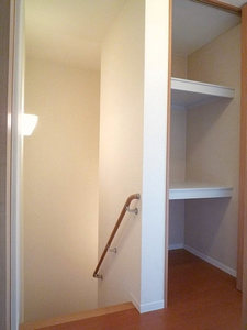 メゾン・ド・ボヌール 203号-8