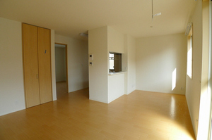 サニーヴィレッジ参番館 201号-2