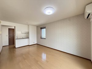 ヴィラ・イーストＢ 301号-3