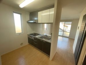 ディアス岩根 203号-2