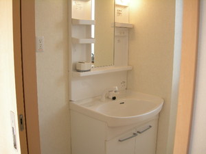 ラ・ボンヌ・メゾン　Ｂ棟 102号-6