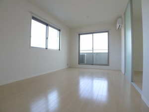 ラ　エスコンディダ 202号-2