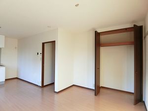 クレストコートＤ 102号-4