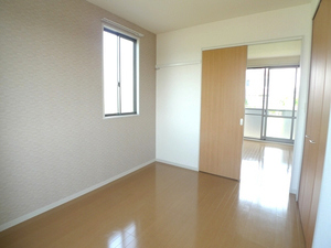 フォレストヒル薬師台参番館 102号-4