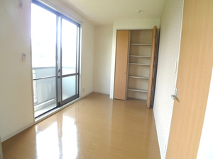 フォレストヒル薬師台参番館 102号-5