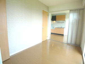 フォレストヒル薬師台参番館 102号-6