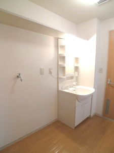 フォレストヒル薬師台参番館 102号-7