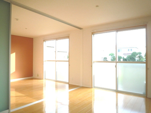 プラテリーア J棟 101号-3