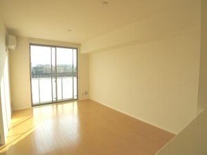 クレールブレジオＰＬＵＳ‐Ｂ 101号-2