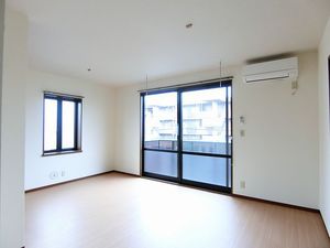 リヴェールⅡ　Ｅ 202号-2