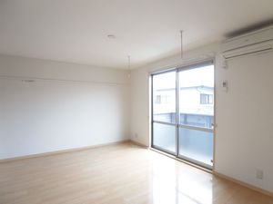 リリーガーデン二番館 202号-3