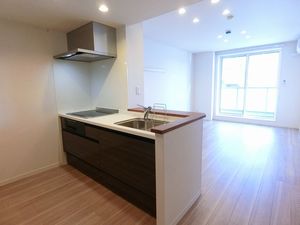 シャーメゾン天久保 305号-2