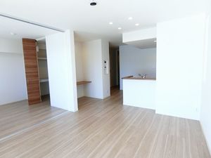 シャーメゾン天久保 405号-2