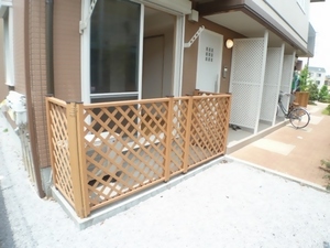 Ｌａ　ｂｏｕｒｇ　ｄｅｓ　ｃｏｕｒｓ　Ｅ 101号-11