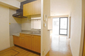 ウィスカー・ヴィレッジ 102号-3