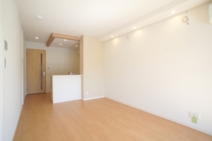 ヴィア　コリーナ 103号-3