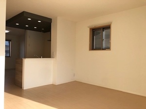 ハイウッド新鎌ケ谷 302号-2