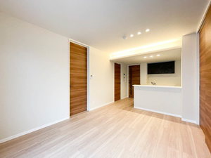 グランデアルベロ南八幡 305号-2