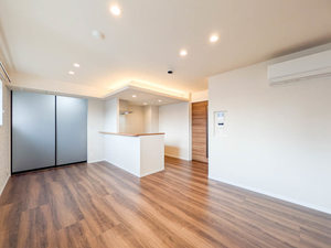 ＦＩＲＳＴ　ＳＣＥＮＥ　５番館 201号-2