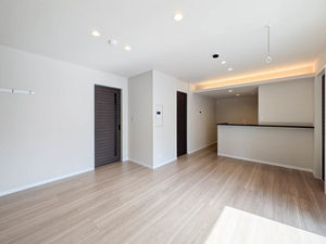 ＦＩＲＳＴ　ＳＣＥＮＥ　５番館 202号-2