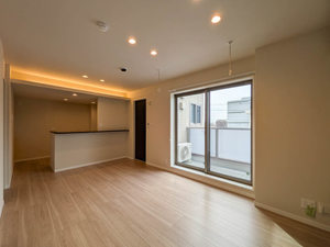 FIRST SCENE 5番館 302号-2