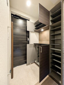 FIRST SCENE 5番館 302号-7