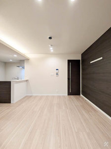 デルフィ陸番館 205号-4