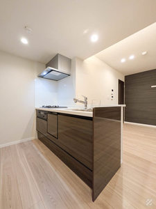 デルフィ陸番館 205号-5