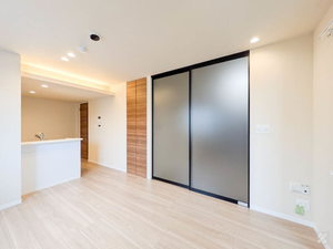 デルフィ陸番館 206号-2