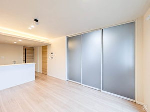 デルフィ陸番館 303号-2