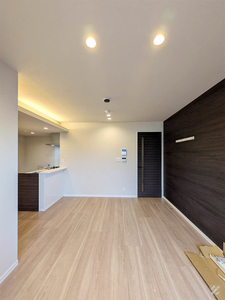 デルフィ陸番館 305号-3