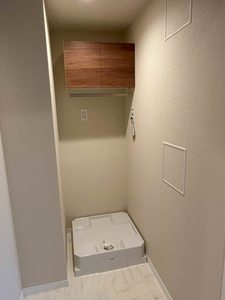 デルフィ陸番館 308号-10