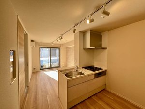 イーストリーム 203号-3