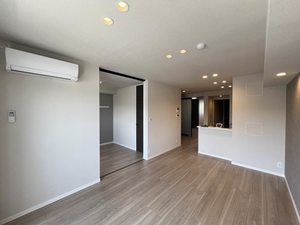 プレヴナンス東町Ⅱ 302号-4