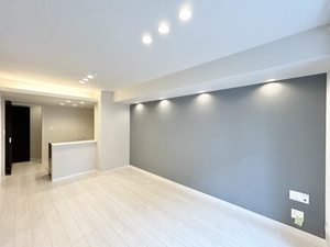 プレミアス幕張本郷 103号-2