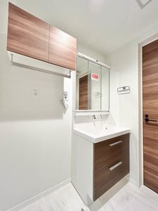 プレミアス幕張本郷 105号-8