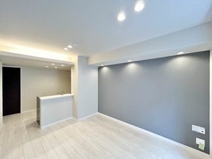 プレミアス幕張本郷 202号-2