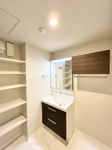 プレミアス幕張本郷 202号-6